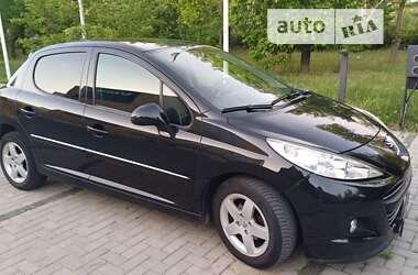 Хэтчбек Peugeot 207 2010 в Херсоне