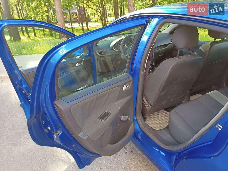 Хэтчбек Peugeot 207 2007 в Киеве