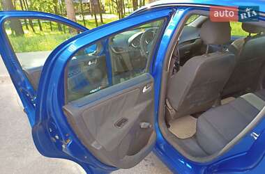 Хэтчбек Peugeot 207 2007 в 