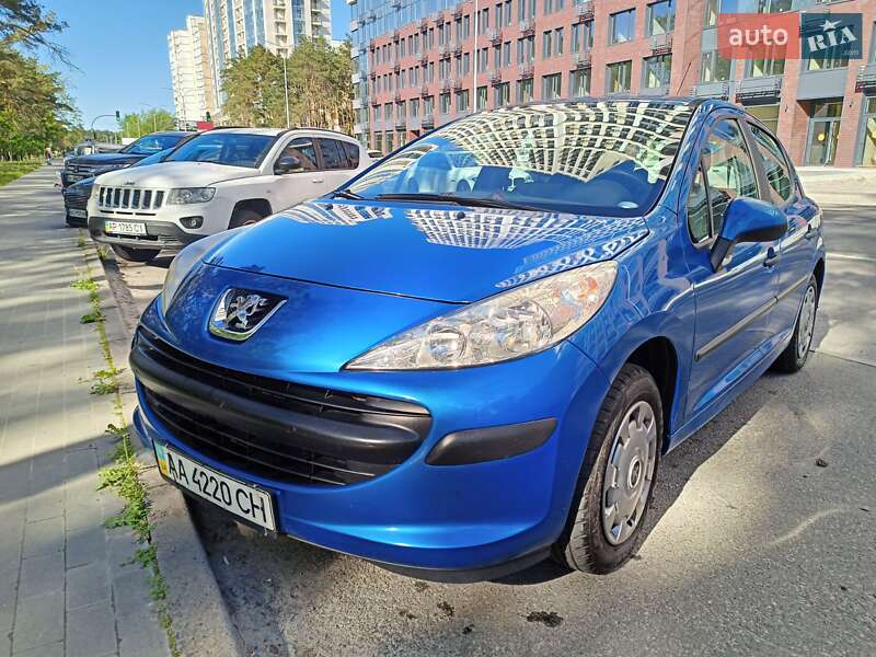 Хэтчбек Peugeot 207 2007 в Киеве