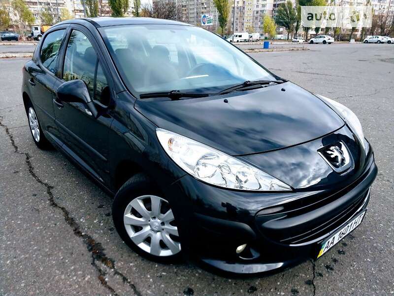 Хэтчбек Peugeot 207 2008 в Киеве
