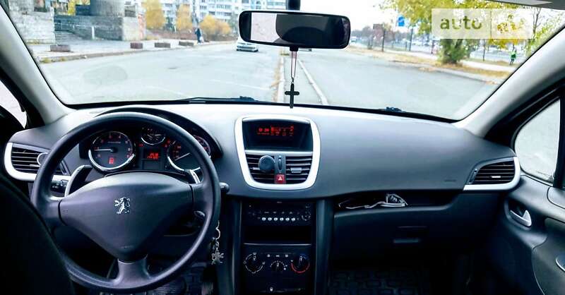 Хэтчбек Peugeot 207 2008 в Киеве