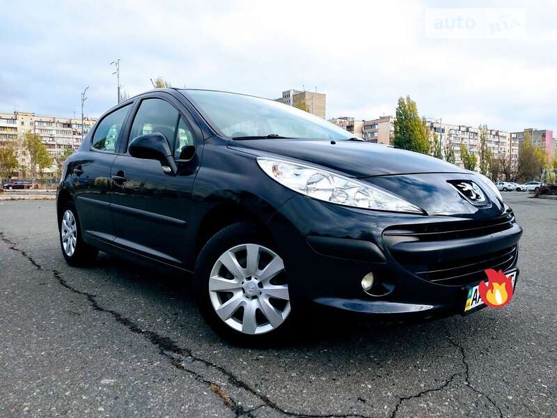 Хэтчбек Peugeot 207 2008 в Киеве
