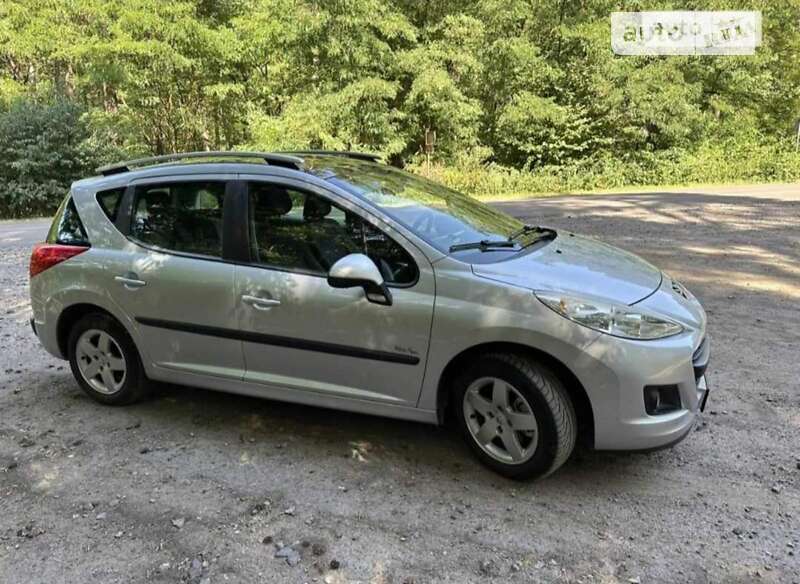 Універсал Peugeot 207 2010 в Львові