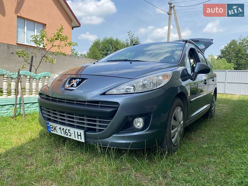 Peugeot 207 2011 Peugeot 207 2011