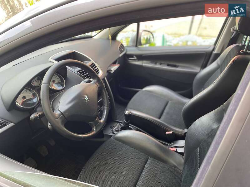 Універсал Peugeot 207 2011 в Костопілі