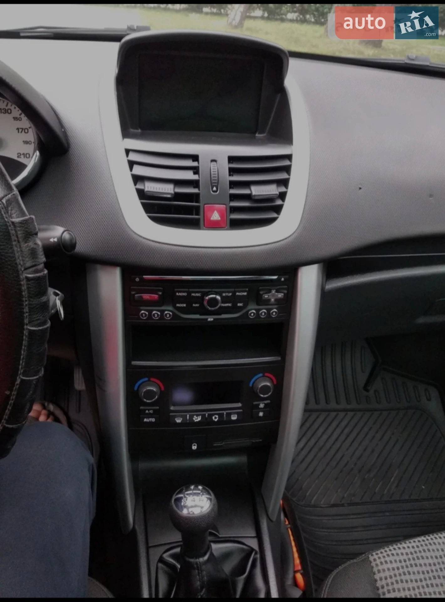 2010 Peugeot 207 - мініатюра 8