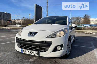 Хэтчбек Peugeot 207 2011 в Киеве