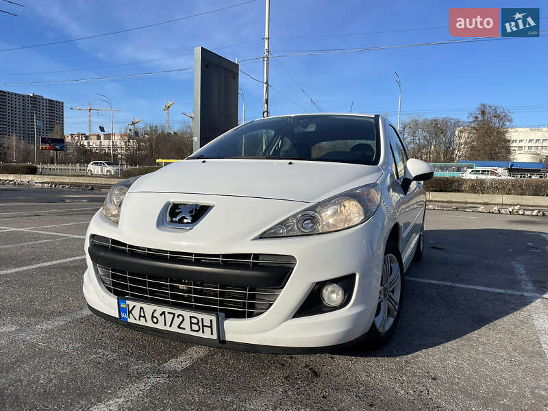 Peugeot 207 2011