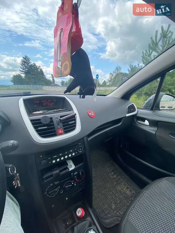 Универсал Peugeot 207 2009 в Самборе