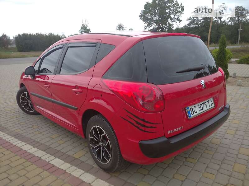 Универсал Peugeot 207 2008 в Яворове