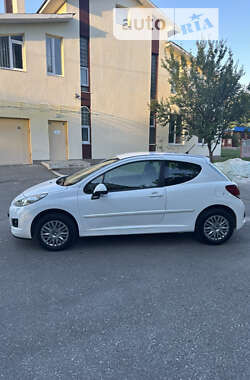 Хетчбек Peugeot 207 2011 в Чугуєві