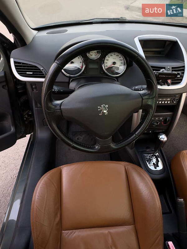 Хэтчбек Peugeot 207 2008 в Шептицькому