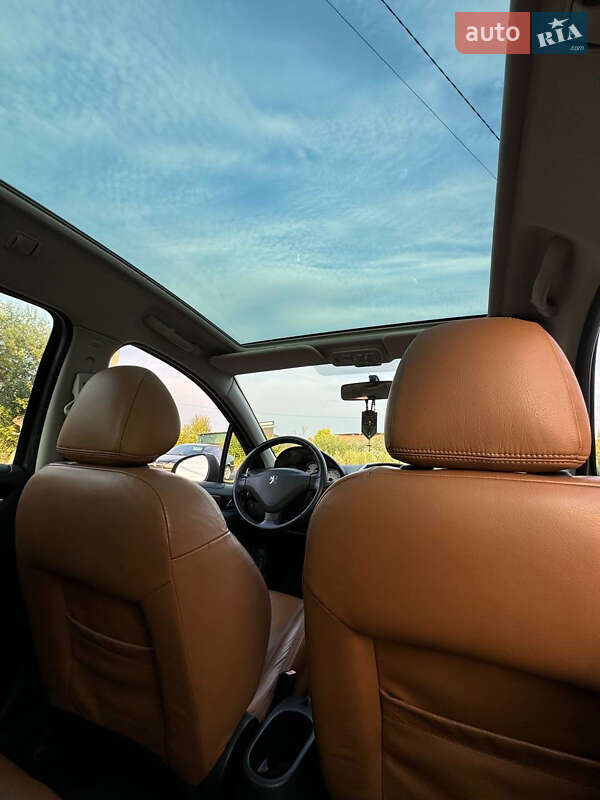 Хэтчбек Peugeot 207 2008 в Шептицькому