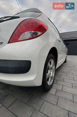 Хэтчбек Peugeot 207 2009 в 