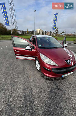 Хэтчбек Peugeot 207 2007 в Черновцах