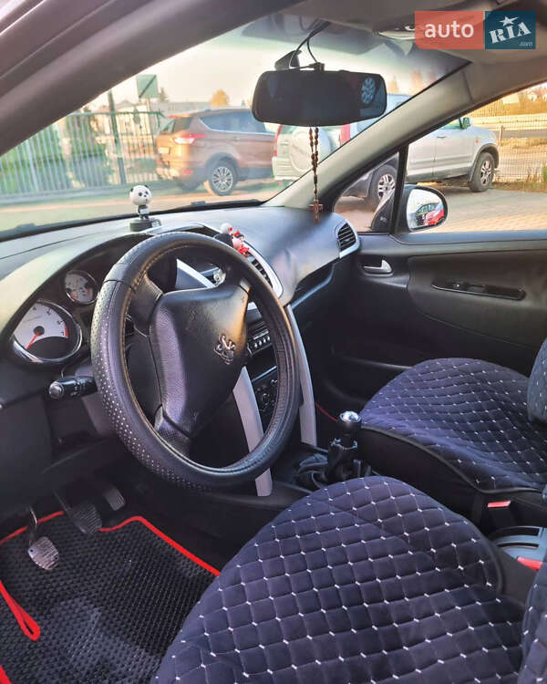 Хетчбек Peugeot 207 2012 в Івано-Франківську
