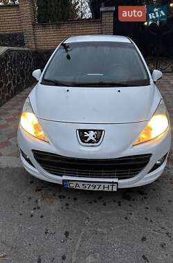 Хэтчбек Peugeot 207 2011 в Звенигородке