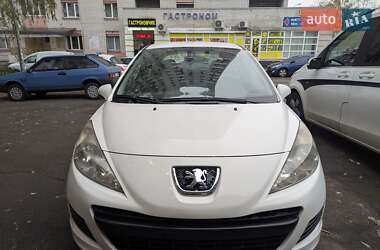 Хэтчбек Peugeot 207 2010 в 