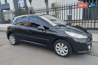 Хэтчбек Peugeot 207 2008 в Ивано-Франковске