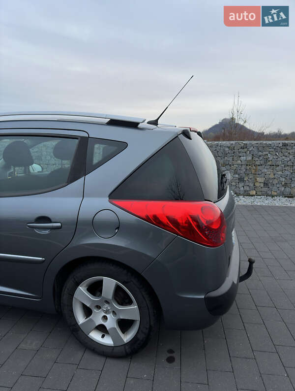 Универсал Peugeot 207 2010 в Мукачево