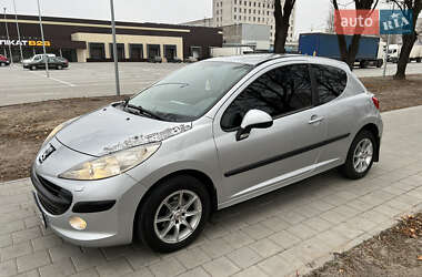 Хэтчбек Peugeot 207 2007 в Черкассах