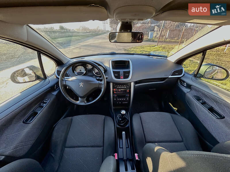 Хэтчбек Peugeot 207 2009 в Одессе