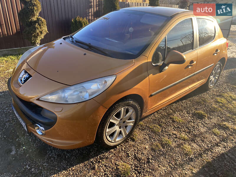 Хэтчбек Peugeot 207 2007 в Ивано-Франковске