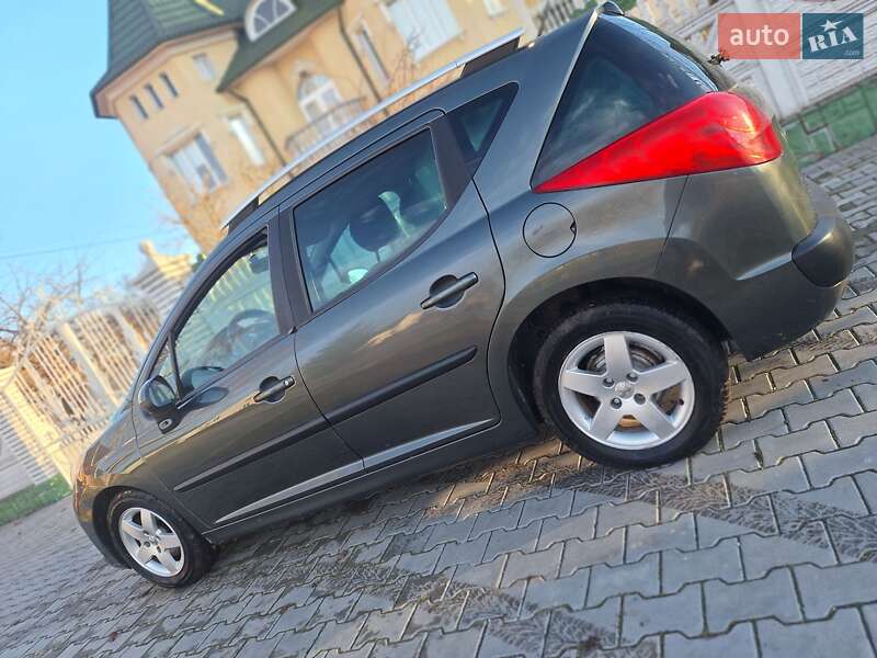 Універсал Peugeot 207 2009 в Чернівцях