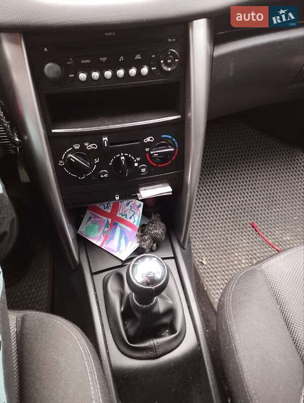 Хэтчбек Peugeot 207 2008 в Запорожье фото 13 Хэтчбек Peugeot 207 2008 в Запорожье