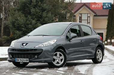 Хетчбек Peugeot 207 2008 в Сарнах