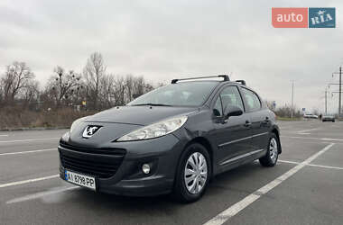 Хетчбек Peugeot 207 2010 в 