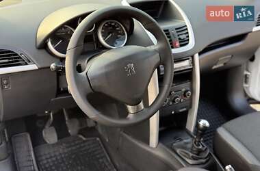 Хэтчбек Peugeot 207 2012 в 