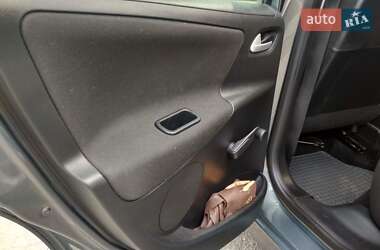 Хэтчбек Peugeot 207 2011 в 
