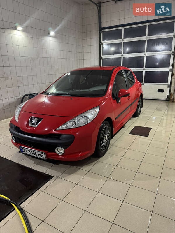 Хэтчбек Peugeot 207 2008 в Кременчуге
