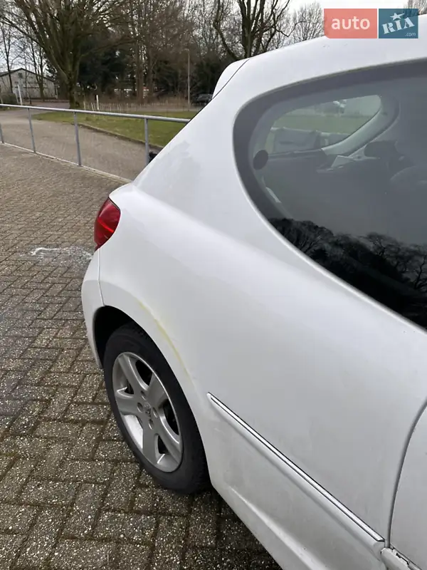 Peugeot 207 2011