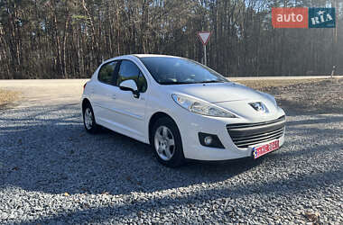 Хетчбек Peugeot 207 2010 в 