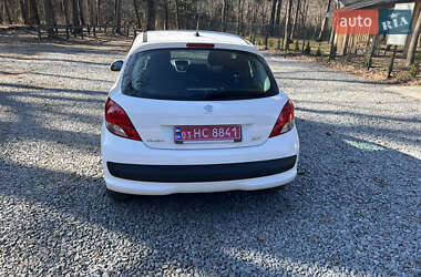 Хетчбек Peugeot 207 2010 в 