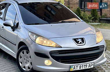 Хэтчбек Peugeot 207 2008 в 