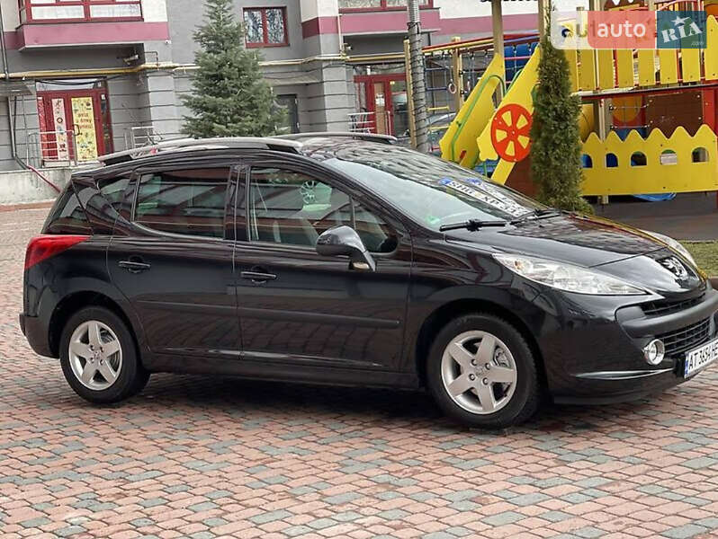 Хэтчбек Peugeot 207 2009 в Ивано-Франковске