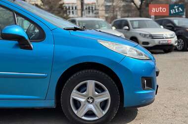 Хетчбек Peugeot 207 2011 в 