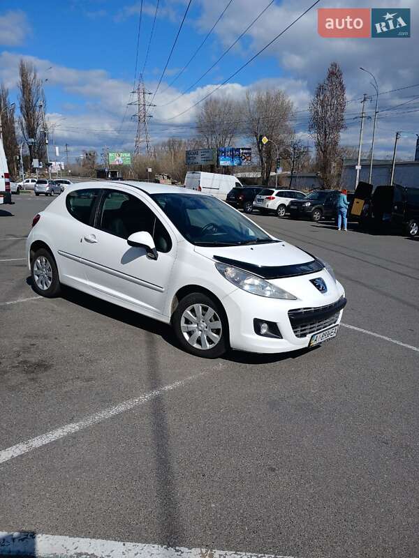 Peugeot 207 2011