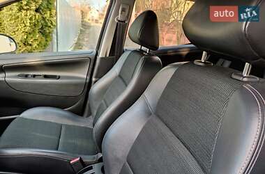 Хэтчбек Peugeot 207 2012 в 