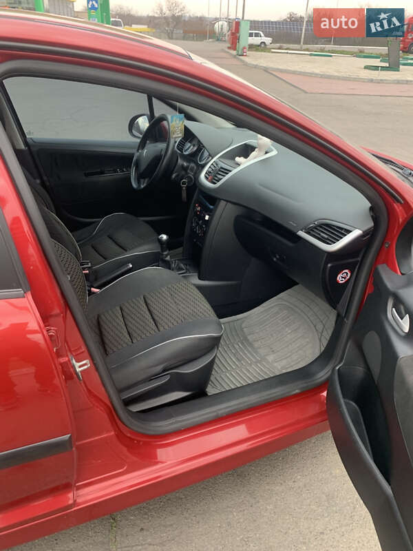 Хетчбек Peugeot 207 2006 в Новій Одесі