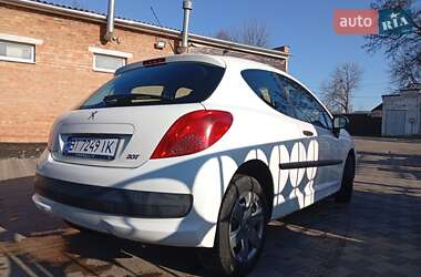 Хетчбек Peugeot 207 2008 в 