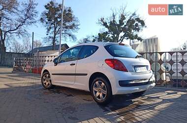 Хетчбек Peugeot 207 2008 в 
