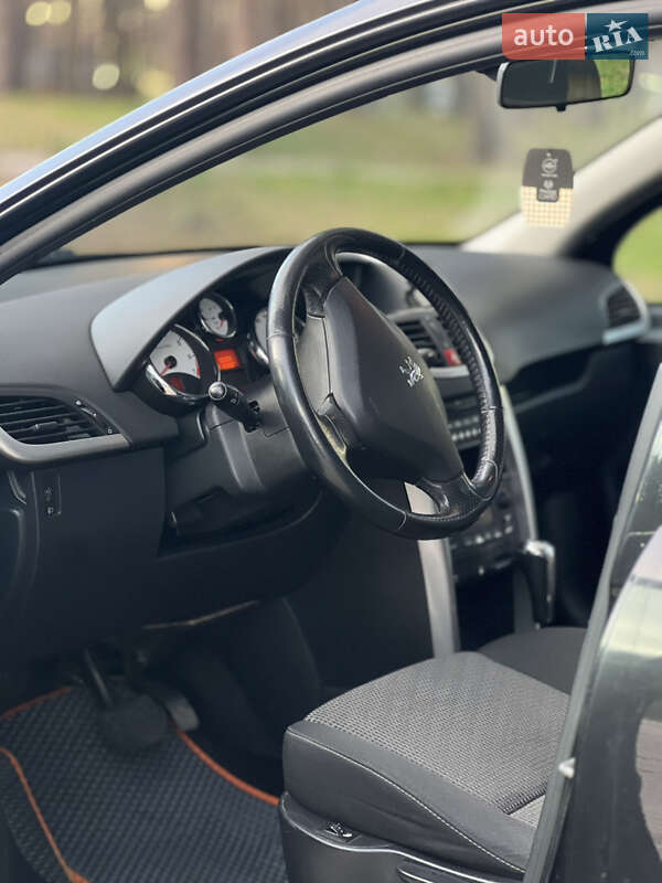 Универсал Peugeot 207 2009 в Новояворовске