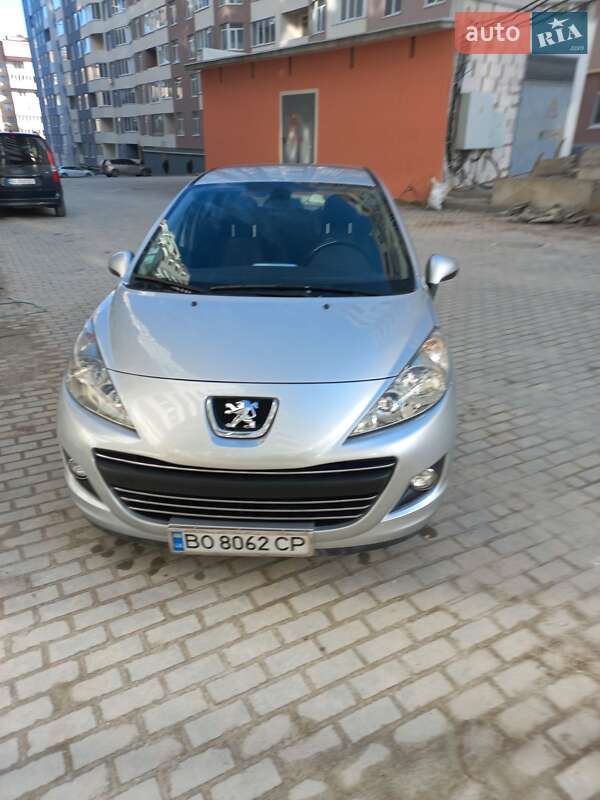 Хетчбек Peugeot 207 2010 в Тернополі