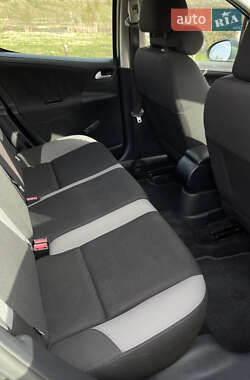 Хэтчбек Peugeot 207 2009 в 