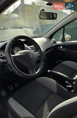 Хэтчбек Peugeot 207 2009 в 